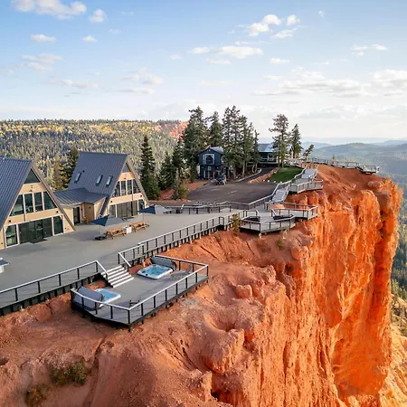 Zen Nest Eagle & Falcon Cabins